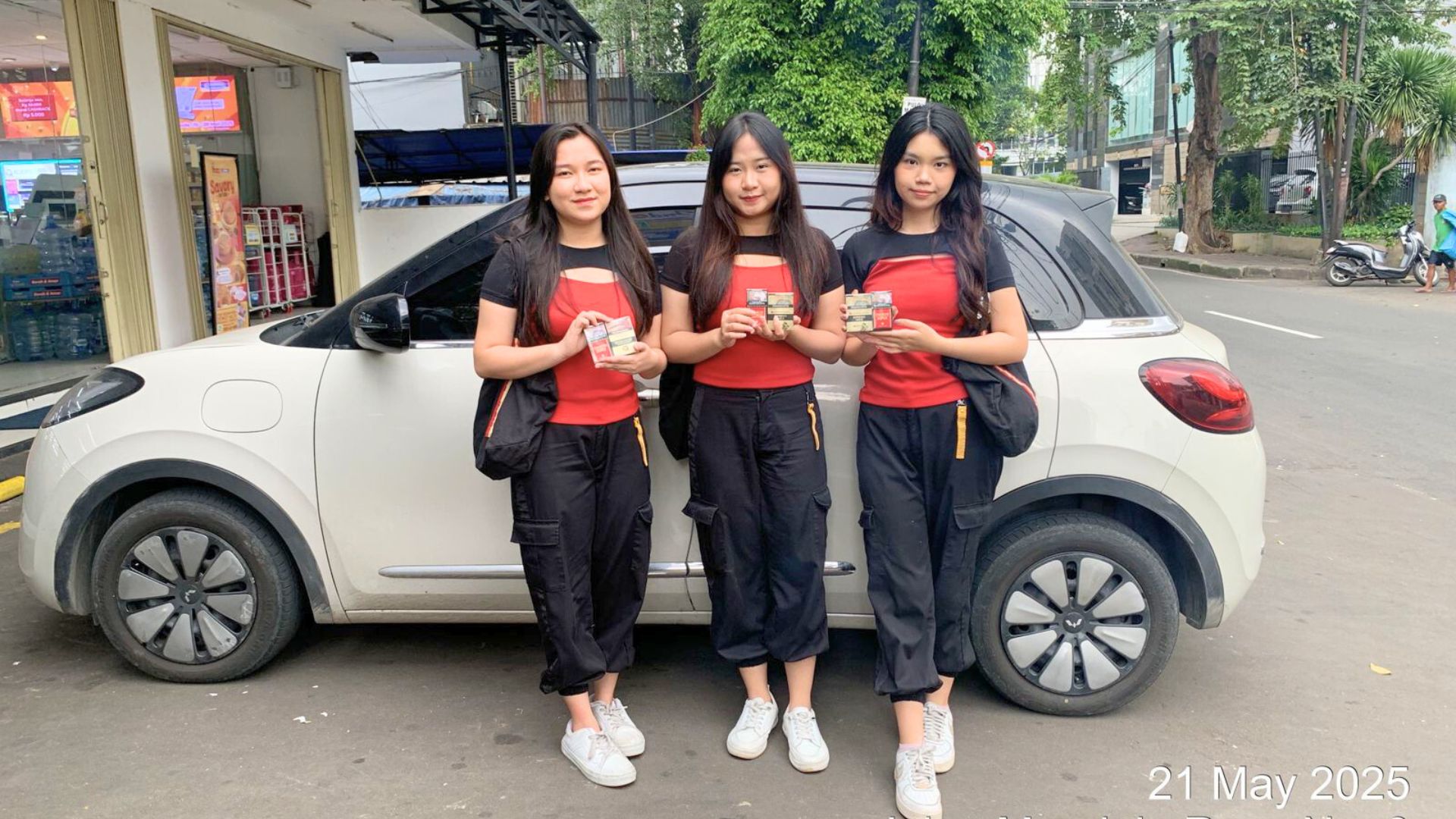 SPG Lagi Jalan, Brand-mu Siap “Nempel” di Hati Konsumen